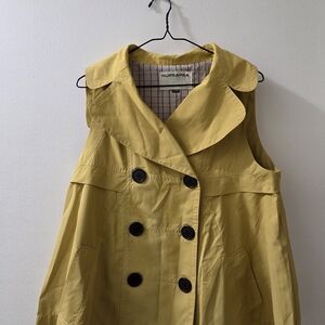 Yellow Sleeveless Women's Coat